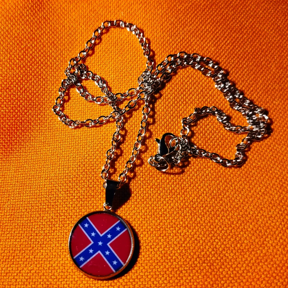 Řetízek s přívěskem Rebel flag