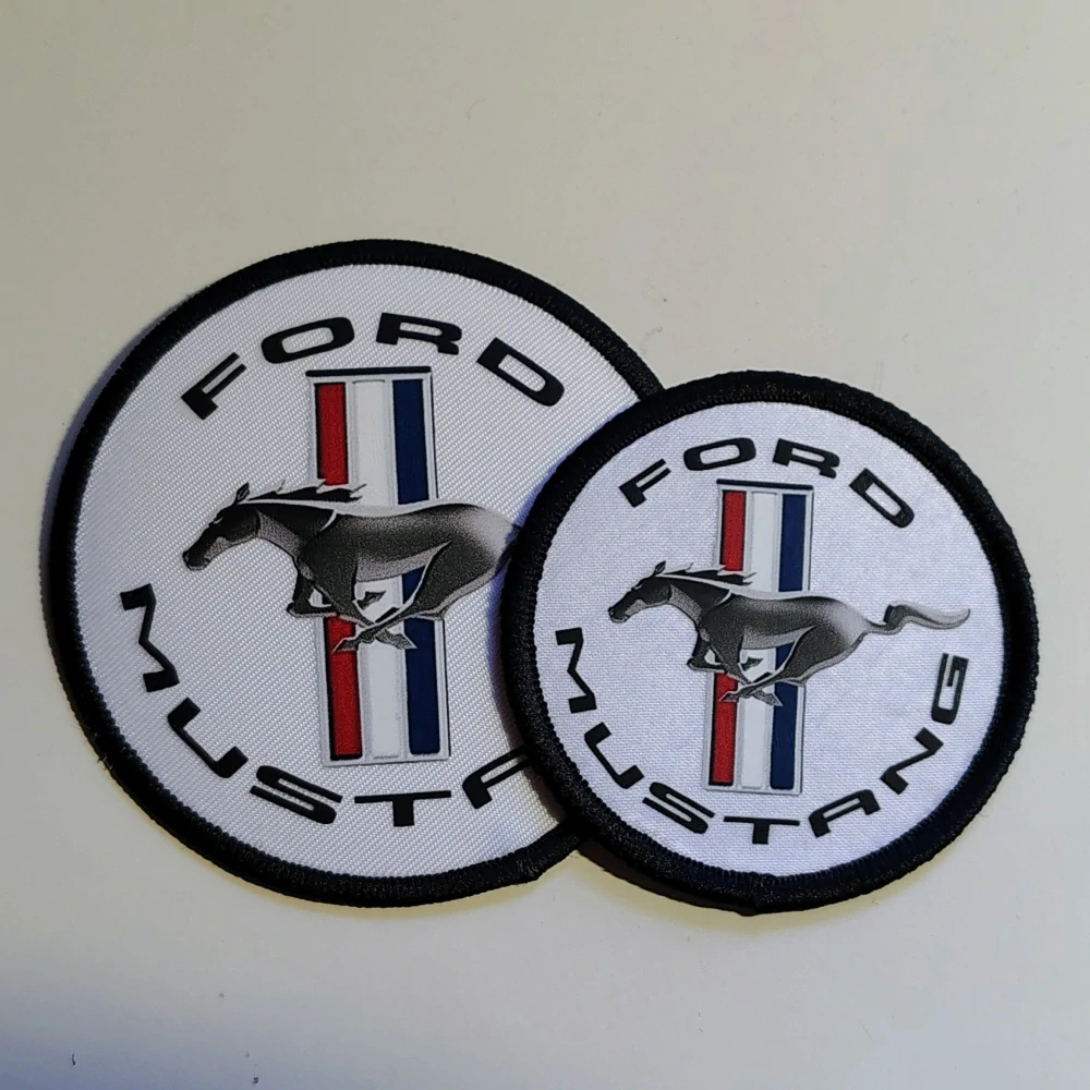 Nášivka Ford Mustang White L