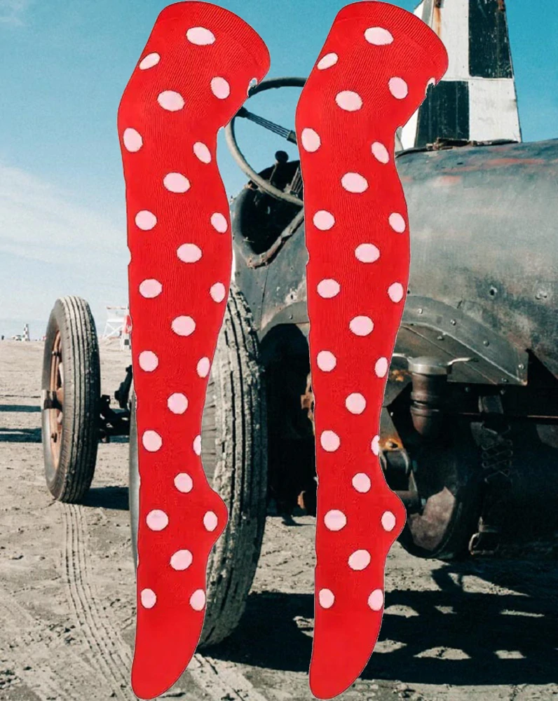 Pin Up Červené punčochy s bílými puntíky