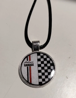 Přívěsek s koženou šňůrkou Antique GARAGE Race